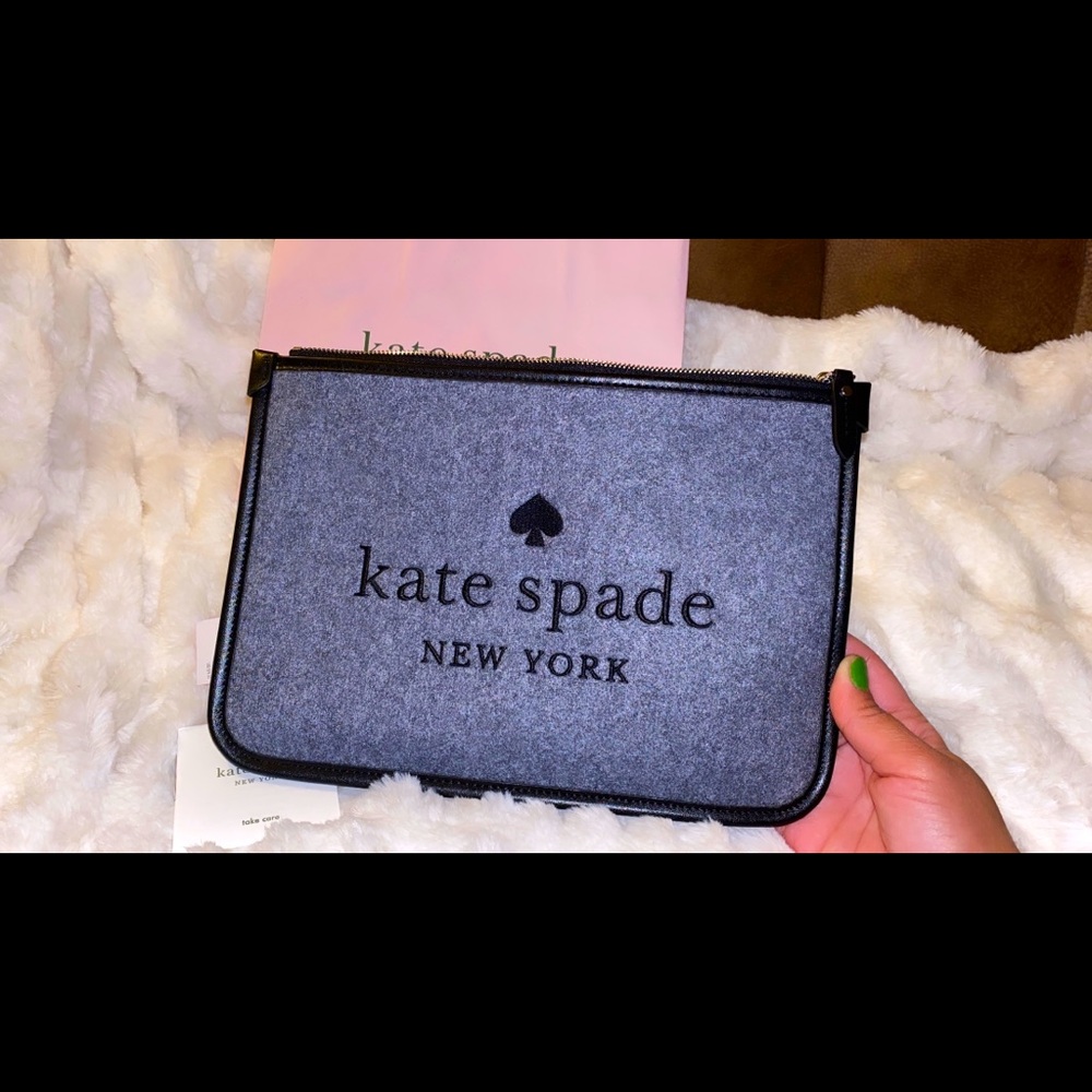 Kate Spade ♠️ Authentic Pouch - Picture 1 of 8